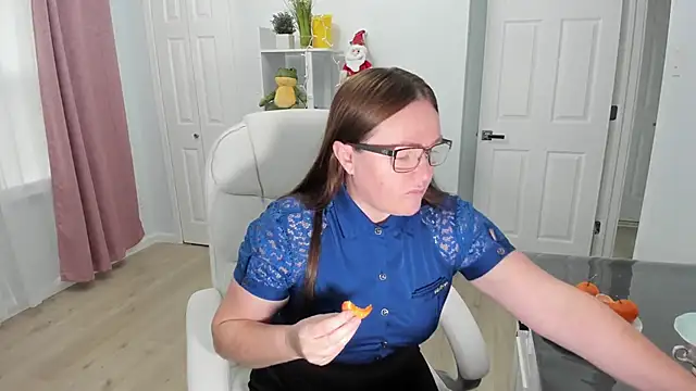 Vika73 online show from 12.16.24