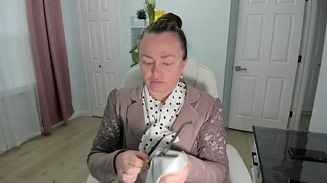 Vika73 online show from 12.18.24