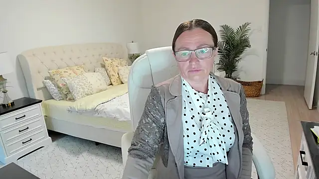 Vika73 online show from 06.04.26