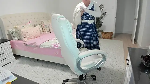 Vika73 online show from 07.17.26