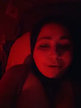 Snapshot of Riberencs chatting on 06.18.26 Riberencs online show from 06.18.26