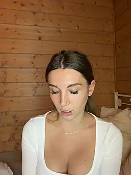 Snapshot of perrine_offf chatting on 05.17.26 perrine offf online show from 05.17.26