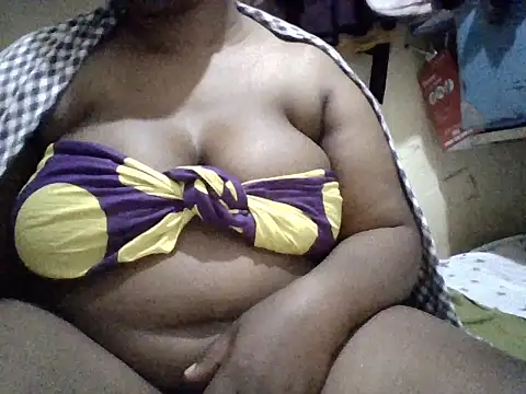 Snapshot of ChoccoCherry chatting on 05.22.26 ChoccoCherry online show from 05.22.26