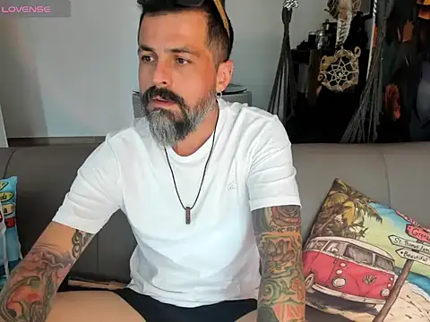 Snapshot of Miguel_angeel_ chatting on 07.17.26 Miguel angeel online show from 07.17.26