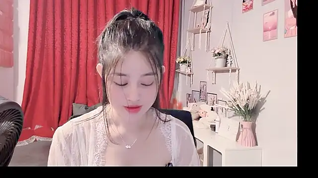 Snapshot of Bee-Cherry chatting on 06.05.26 Bee-Cherry online show from 06.05.26