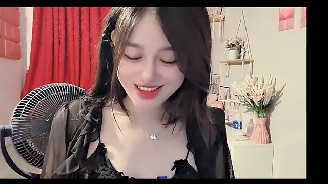Snapshot of Bee-Cherry chatting on 06.23.26 Bee-Cherry online show from 06.23.26