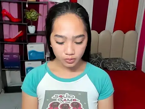 Snapshot of Urasianalodia chatting on 06.19.26 Urasianalodia online show from 06.19.26