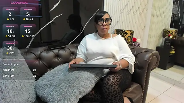 Snapshot of OliviaWilliamm chatting on 06.03.26 OliviaWilliamm online show from 06.03.26