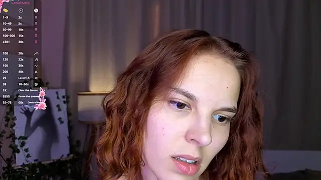 Snapshot of SinaHogsette chatting on 06.11.26 SinaHogsette online show from 06.11.26