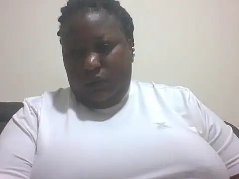 Snapshot of fat_ebonyqueen chatting on 06.03.26 fat ebonyqueen online show from 06.03.26