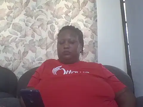 Snapshot of fat_ebonyqueen chatting on 06.27.26 fat ebonyqueen online show from 06.27.26