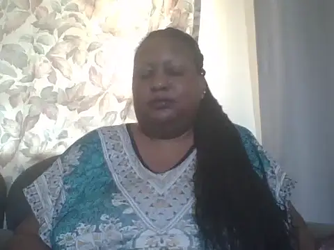 Snapshot of fat_ebonyqueen chatting on 07.16.26 fat ebonyqueen online show from 07.16.26