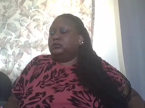 Snapshot of fat_ebonyqueen chatting on 07.17.26 fat ebonyqueen online show from 07.17.26