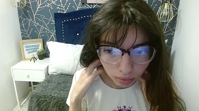 Snapshot of Allyshon_ chatting on 06.02.26 Allyshon online show from 06.02.26