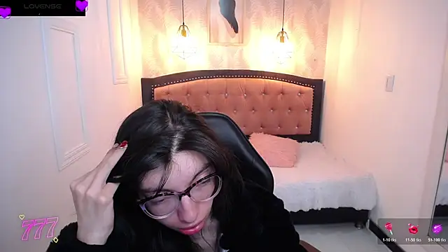 Snapshot of Allyshon_ chatting on 07.16.26 Allyshon online show from 07.16.26