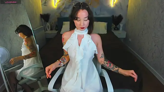 Debra Wade online show from 07.09.26
