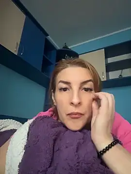 Snapshot of Hot-Milf4U chatting on 06.01.26 Hot-Milf4U online show from 06.01.26