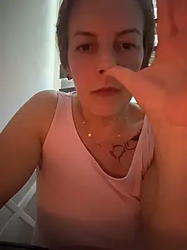 Snapshot of Hot-Milf4U chatting on 06.07.26 Hot-Milf4U online show from 06.07.26