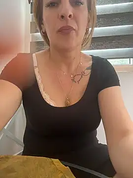 Snapshot of Hot-Milf4U chatting on 06.23.26 Hot-Milf4U online show from 06.23.26