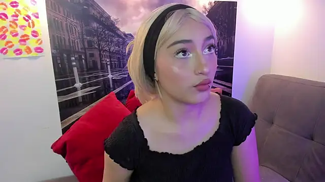 Snapshot of Nina-Mars chatting on 06.23.26 Nina-Mars online show from 06.23.26