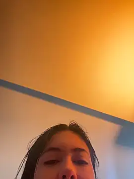 Snapshot of FERNANDAXX_ chatting on 06.17.26 FERNANDAXX online show from 06.17.26
