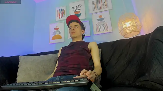 Snapshot of kevinn_bluee chatting on 06.02.26 kevinn bluee online show from 06.02.26