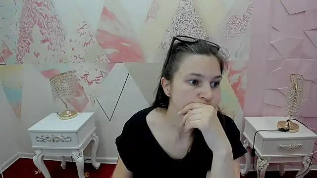 Snapshot of Cenny_love chatting on 05.20.26 Cenny love online show from 05.20.26