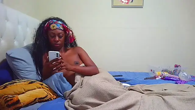 Prettylondond online show from 07.17.26