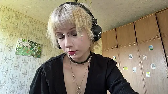 Snapshot of FatimahFroman chatting on 05.23.26 FatimahFroman online show from 05.23.26