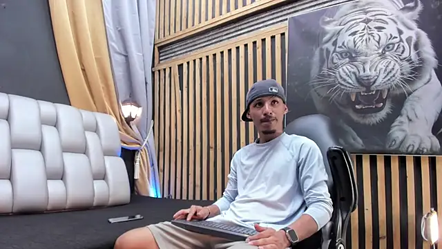 Snapshot of Camilo_Contreras chatting on 07.18.26 Camilo Contreras online show from 07.18.26