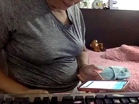 Snapshot of mommy-flabia chatting on 07.18.26 mommy-flabia online show from 07.18.26