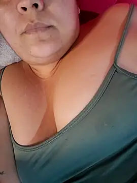 Snapshot of Latimida chatting on 07.19.26 Latimida online show from 07.19.26