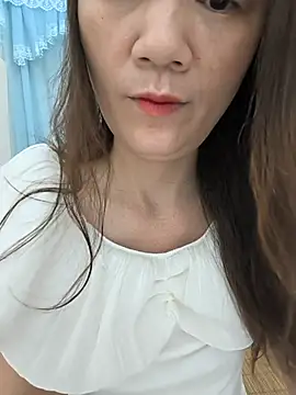 Lye lovely online show from 06.21.26