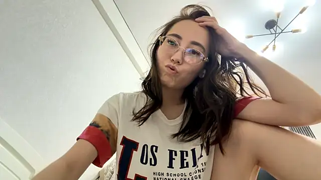 VickieTrudo online show from 06.29.26