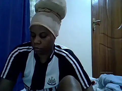 Snapshot of crazybeibe chatting on 07.18.26 crazybeibe online show from 07.18.26