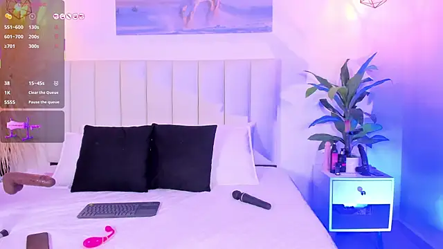 Snapshot of _Emily_Queen chatting on 06.19.26 Emily Queen online show from 06.19.26