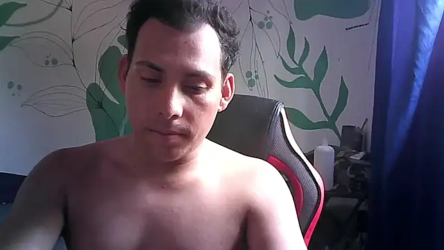 Snapshot of Latinos2411 chatting on 06.03.26 Latinos2411 online show from 06.03.26