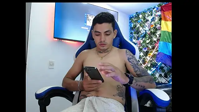 Snapshot of Dantethomsonn chatting on 05.27.26 Dantethomsonn online show from 05.27.26