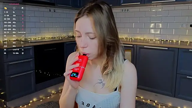 BlondeKelly online show from 06.02.26