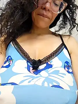 Snapshot of LUCI_LOVE chatting on 12.04.24 LUCI LOVE online show from 12.04.24