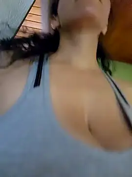 Snapshot of LUCI_LOVE chatting on 12.19.24 LUCI LOVE online show from 12.19.24