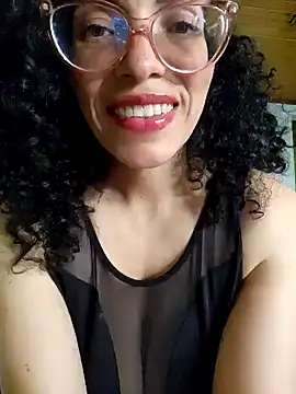 Snapshot of LUCI_LOVE chatting on 12.31.24 LUCI LOVE online show from 12.31.24