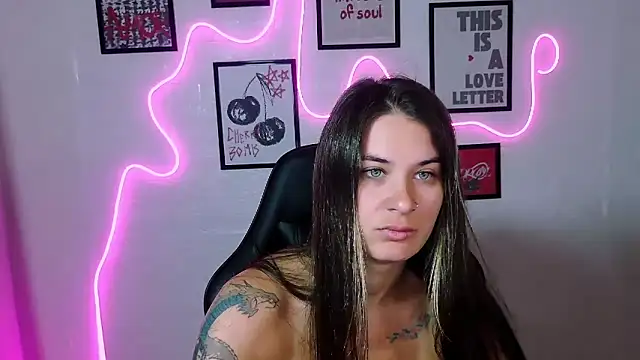 Snapshot of AlisaFrost chatting on 05.28.26 AlisaFrost online show from 05.28.26