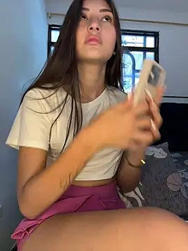 Snapshot of Aylin-fire chatting on 07.18.26 Aylin-fire online show from 07.18.26