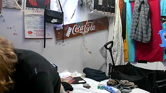 Snapshot of VanillaSnowcones chatting on 07.19.26 VanillaSnowcones online show from 07.19.26