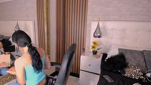 Snapshot of SofiaThoompson chatting on 06.11.26 SofiaThoompson online show from 06.11.26