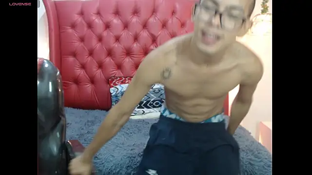 maximiliano hotdevil online show from 06.01.26