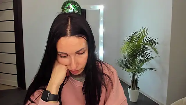 Snapshot of BouncySweety chatting on 12.10.24 BouncySweety online show from 12.10.24