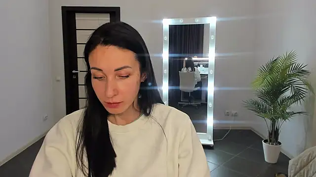 Snapshot of BouncySweety chatting on 01.17.25 BouncySweety online show from 01.17.25