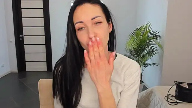 Snapshot of BouncySweety chatting on 01.25.25 BouncySweety online show from 01.25.25